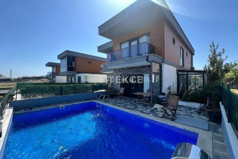 Вилла  4+1 в Бююкчекмедже, Стамбул, Турция №222234