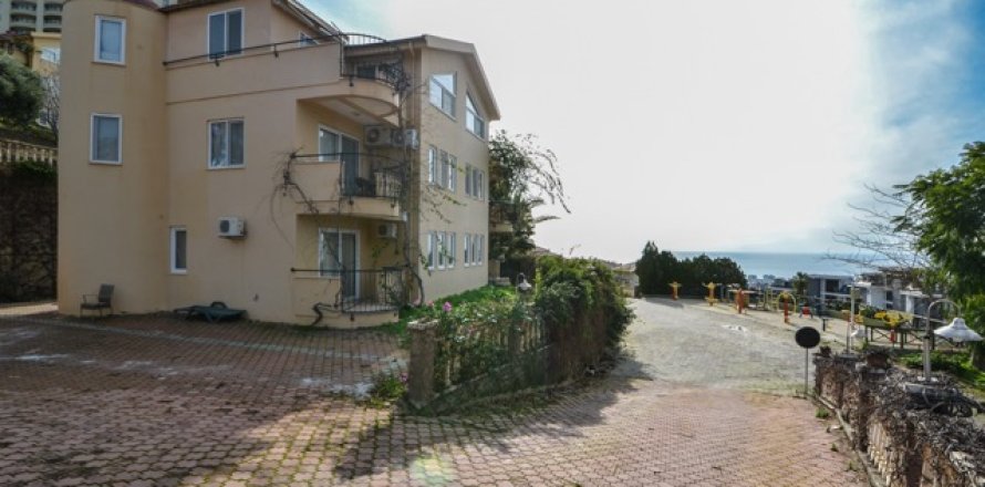 3+1 Apartment  in Antalya, Turkey No. 222755