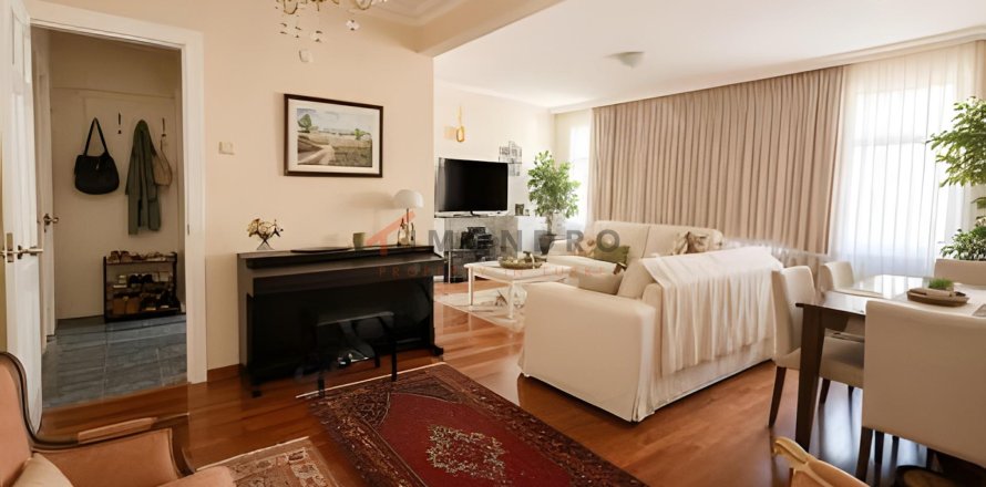 3+1 Lägenhet  i Beyoglu, Istanbul, istanbul, Turkiet Nr. 237879