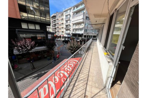 2+1 Apartment  in Besiktas, Istanbul, Turkey No. 222449