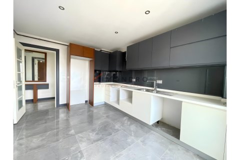 Apartment for sale  in Bueyuekcekmece, Istanbul, Turkey, 3 bedrooms, 157m2, No. 215914 – photo 7