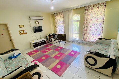2+1 Apartment  in Alanya, Antalya, Turkey No. 215903