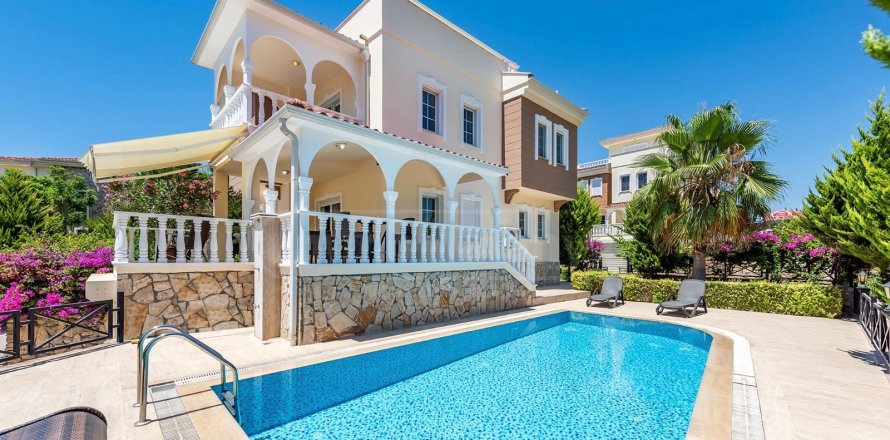 4+1 Villa in Antalya, Turkey No. 222931