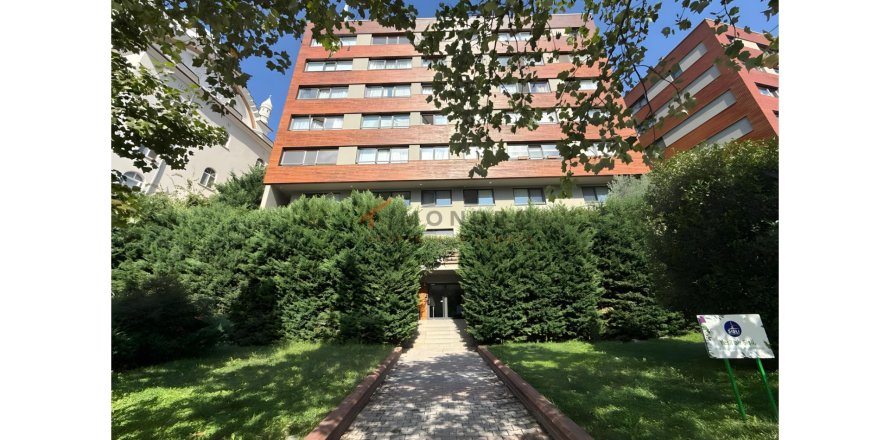 2+1 Apartment in Sisli, Istanbul, Turkey No. 212665