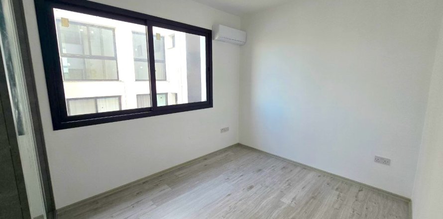 2+1 Apartment  in Alsancak, Girne, Northern Cyprus No. 214667