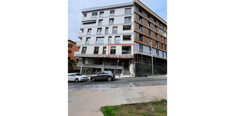 1+1 Apartment in Besiktas, Istanbul, Turkey No. 214841