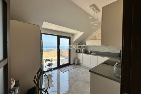 6+2 Leilighet  i Yomra, Trabzon, Tyrkia Nr. 237870 - 12