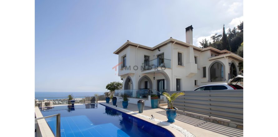 4+1 Villa  i Karsiyaka, Girne,  Nr. 224486