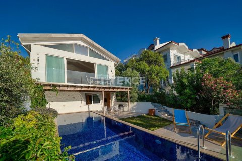 ویلا در  Fethiye ، ترکیه 3 خوابه ، 210 متر مربع.  شماره 221614 - 2