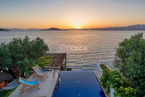 ویلا در  Fethiye ، ترکیه 3 خوابه ، 210 متر مربع.  شماره 221614 - 9