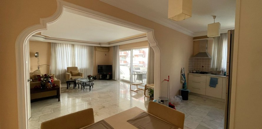2+1 Lejlighed  i Mahmutlar, Antalya, Tyrkiet Nr. 216056