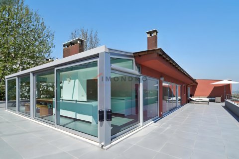 2+1 Apartment  in Besiktas, Istanbul, Turkey No. 223423