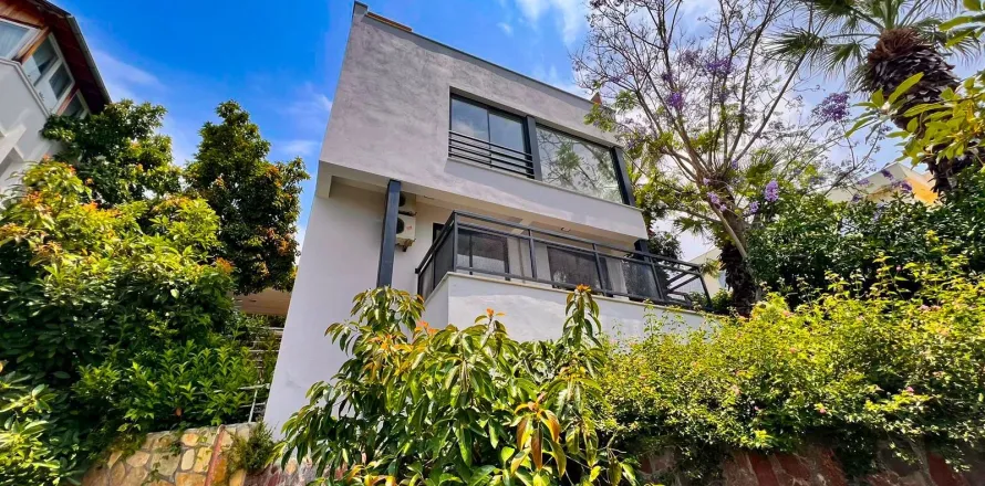 3+1 Apartment  in Alanya, Antalya, Turkey No. 223963