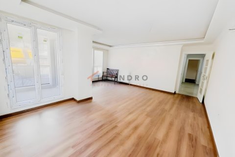 Продажа квартиры  в Ускюдар, Стамбуле, Турция 3+1, 110м2, №237801 – фото 5