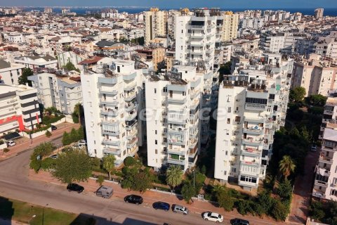 Продажа квартиры  в Анталье, Турция 3+1, 135м2, №237805 – фото 2
