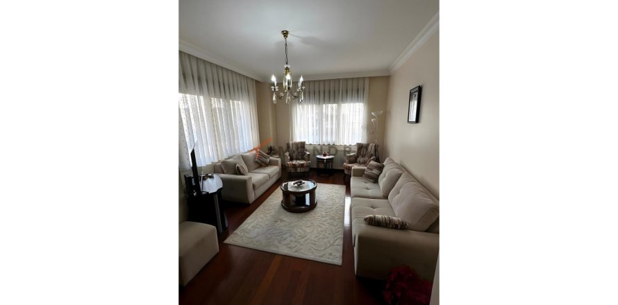 2+1 Lejlighed  i Kadikoy, Istanbul, Tyrkiet Nr. 226672
