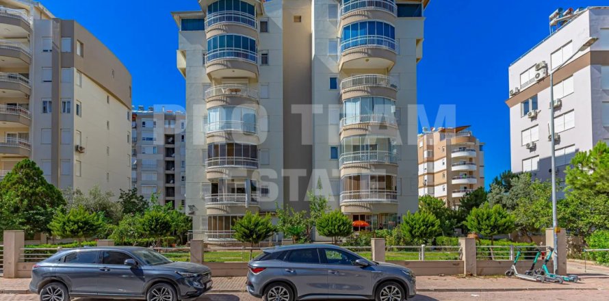 Apartment  in Konyaalti, Antalya, Turkey No. 211743