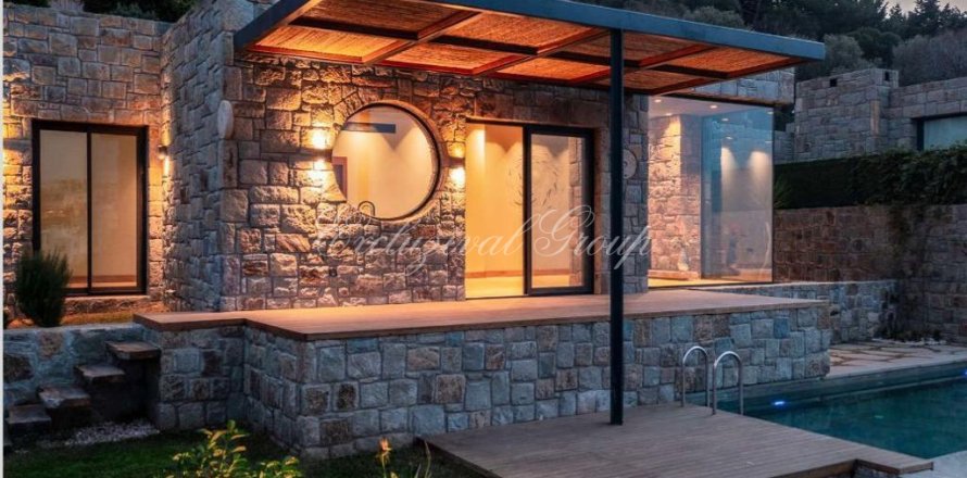 4+1 Villa  in Bodrum, Mugla, Turkey No. 232203