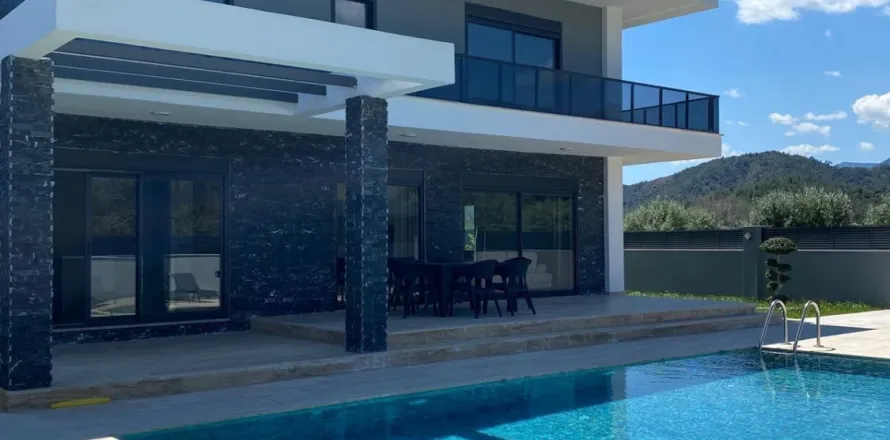 4+1 Apartment  in Turkey No. 224097