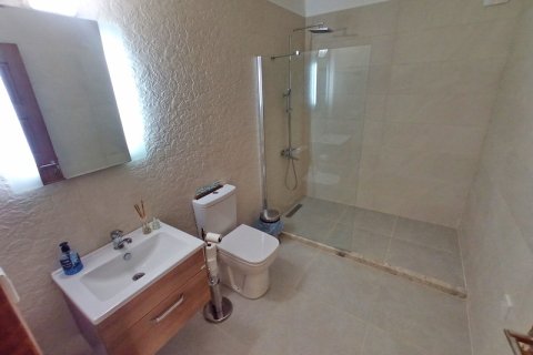 Villa for sale in Girne, Northern Cyprus, 4 bedrooms, 400m2, No. 211813 – photo 15
