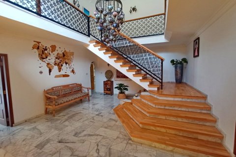 Villa for sale in Girne, Northern Cyprus, 4 bedrooms, 400m2, No. 211813 – photo 5