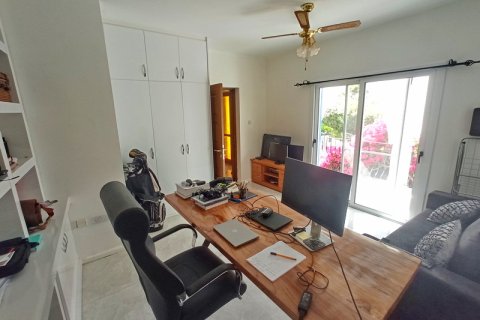 Villa for sale in Girne, Northern Cyprus, 4 bedrooms, 400m2, No. 211813 – photo 17