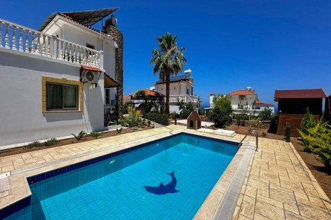 3+1 Villa  in Girne, Northern Cyprus No. 211815