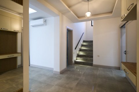 4+1 Villa  i Alsancak, Girne,  Nr. 214063 - 7