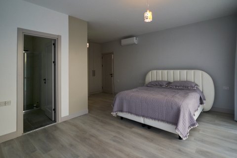 4+1 Villa  i Alsancak, Girne,  Nr. 214063 - 22