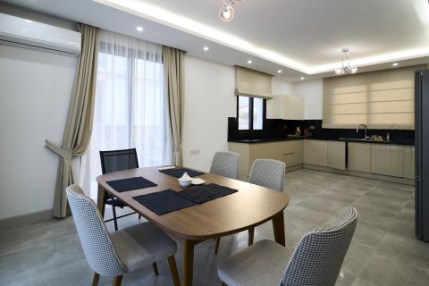 4+1 Villa  i Alsancak, Girne,  Nr. 214063 - 9