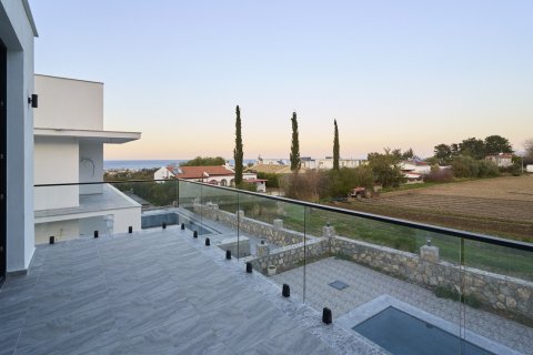 4+1 Villa  i Alsancak, Girne,  Nr. 214063 - 15