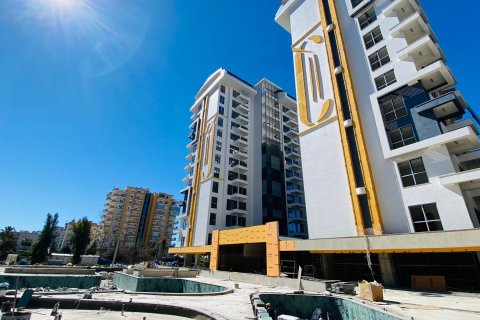 1+1 Apartment  in Mahmutlar, Antalya, Turkey No. 216303