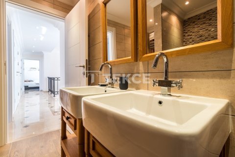 5+1 Villa  i Girne,  Nr. 214918 - 24