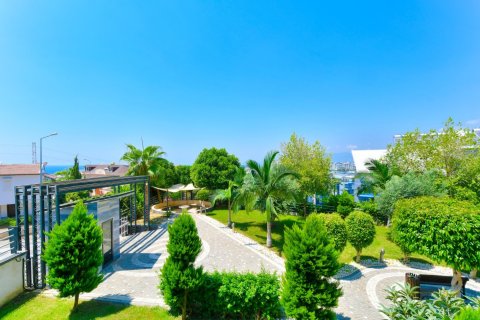 3+1 Apartment in Alanya, Antalya, Turkey No. 216822