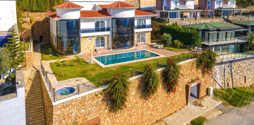 ویلا در Bektas،  Alanya ، ترکیه 5 خوابه ، 580 متر مربع.  شماره 213280