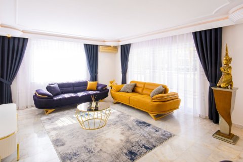 2+1 Apartment  in Mahmutlar, Antalya, Turkey No. 215998