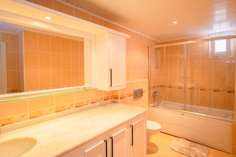 Продажа квартиры в Махмутларе, Анталье, Турция 2+1, 125м2, №215998 – фото 10