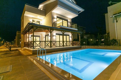 3+1 Villa  i Serik, Antalya, Tyrkiet Nr. 237547