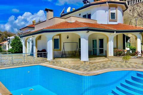 Villa  3+1  Mahmutlar, Antalya, Türkiye №213577