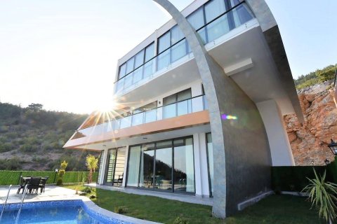 5+1 Villa  in Tepe, Alanya, Antalya, Turkey No. 213575