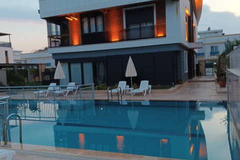 2+1 Apartment  in Muratpasa, Antalya, Turkey No. 211993