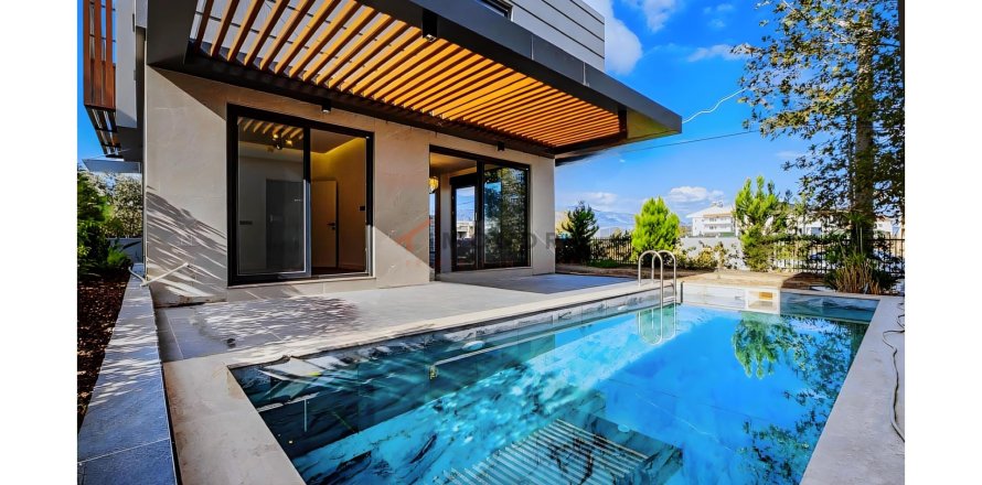 5+1 Villa  in Dosemealti, Antalya, Turkey No. 215405