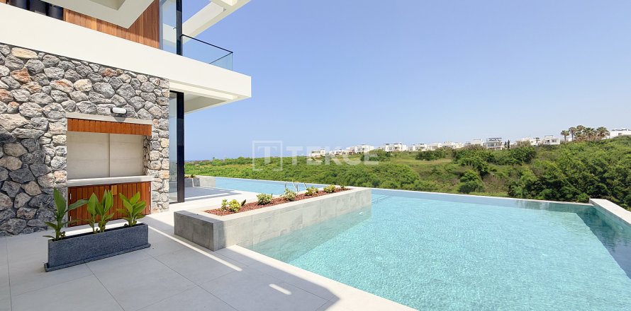 2+1 Villa in Girne, Northern Cyprus No. 215399