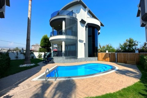 ویلا در  Antalya ، ترکیه 4 خوابه ، 280 متر مربع.  شماره 222865