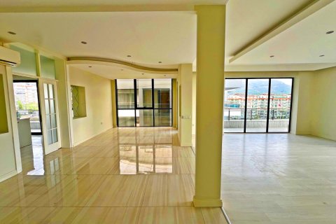 5+1 Lägenhet  i Oba, Antalya, Turkiet Nr. 217374