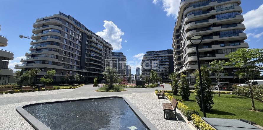 3+1 Apartment in Istanbul, Turkey No. 223365