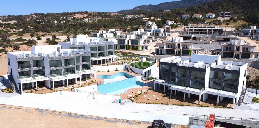 1+1 Apartment in Girne, Northern Cyprus No. 48957