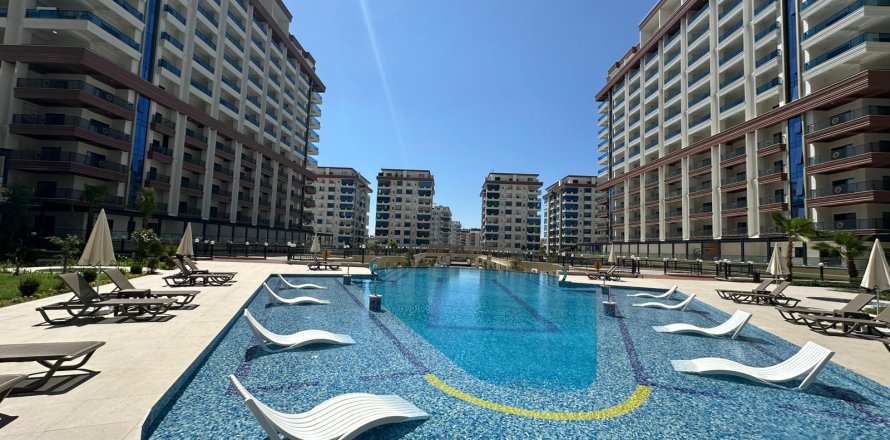 2+1 Apartment  in Mahmutlar, Antalya, Turkey No. 218046