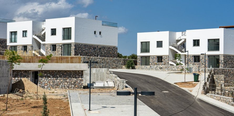 2+1 Apartment in Tatlisu, Famagusta, Northern Cyprus No. 226854