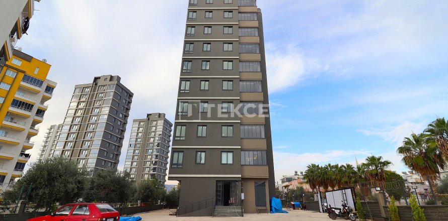 2+1 Apartment  in Mersin, Turkey No. 215458